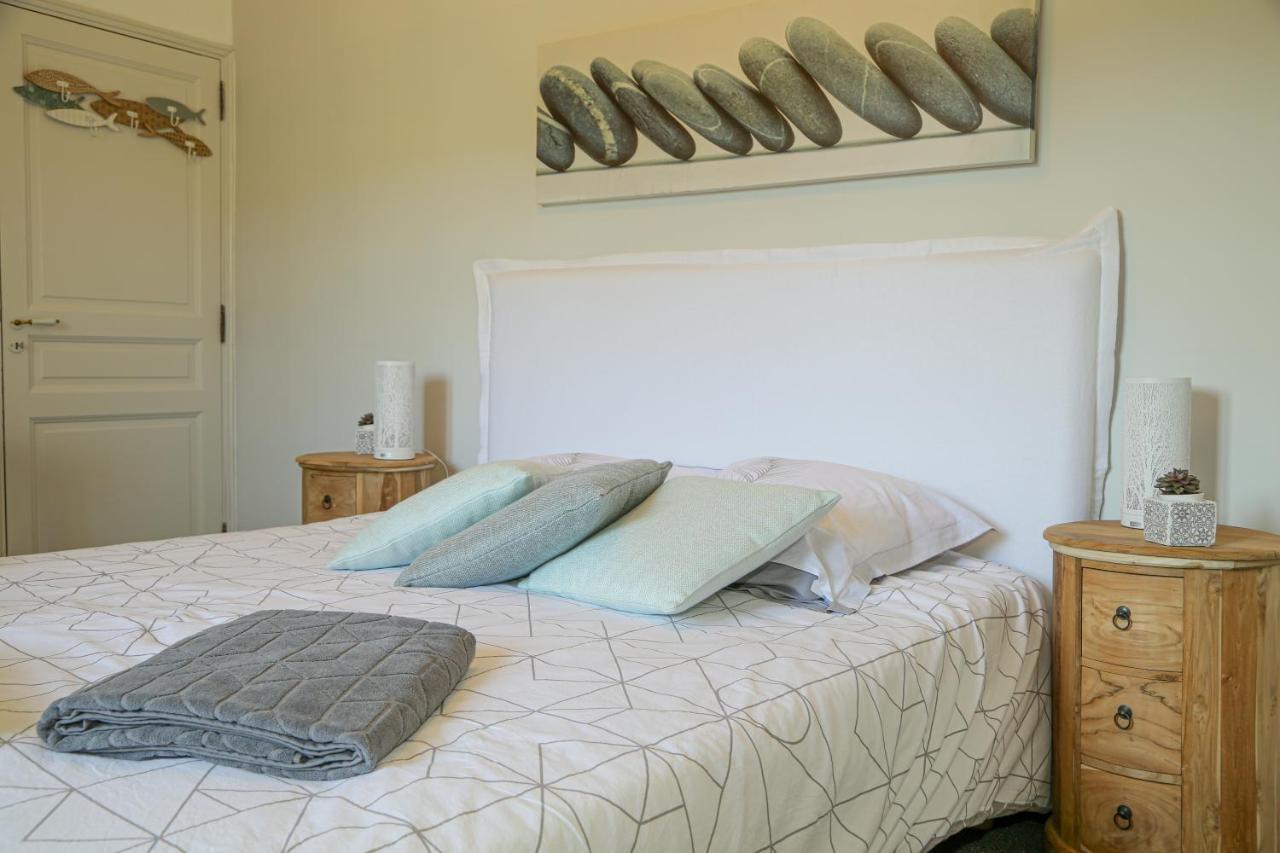 Domaine Du Bourg Salon Bed & Breakfast ภายนอก รูปภาพ