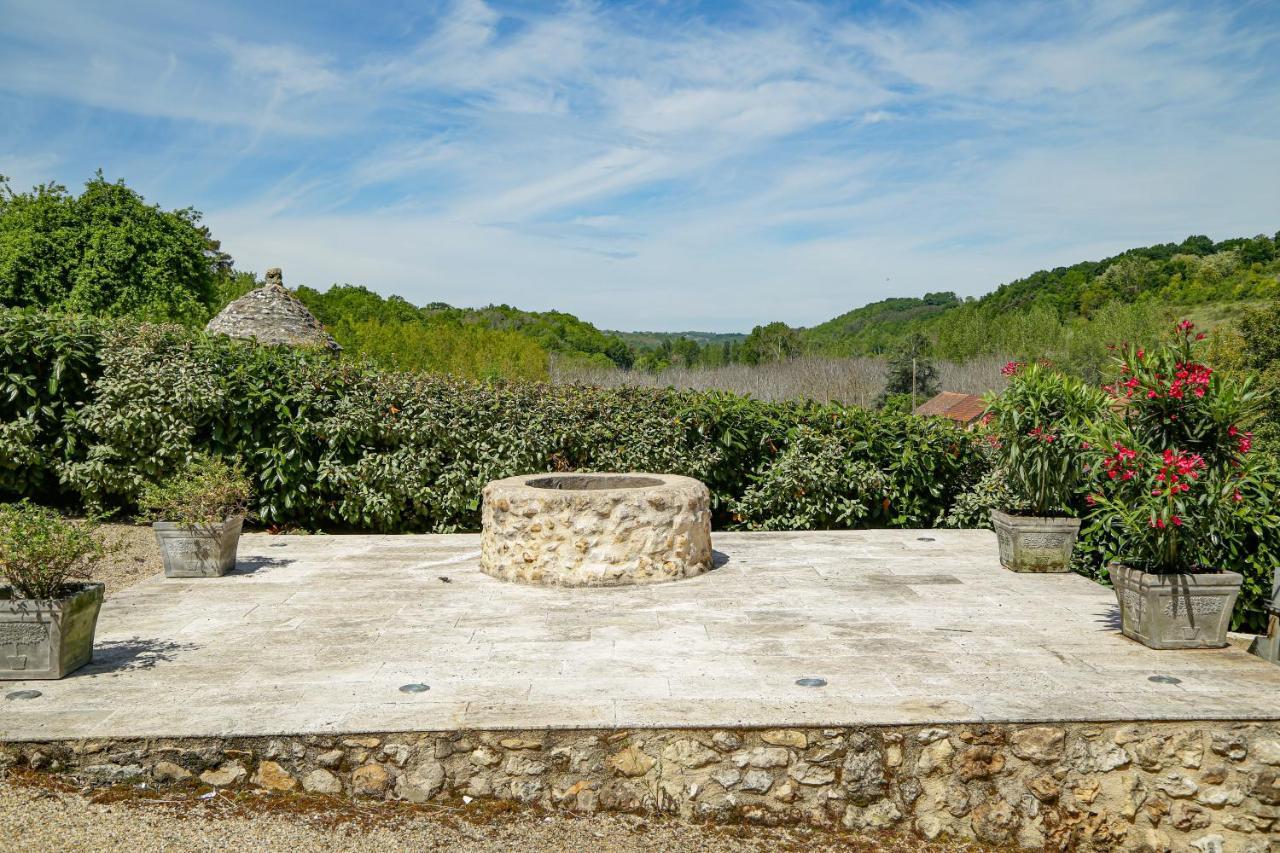 Domaine Du Bourg Salon Bed & Breakfast ภายนอก รูปภาพ